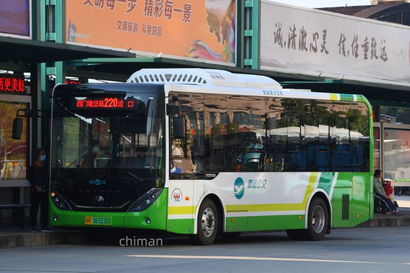 文件:粤R06523D（220路）.jpg