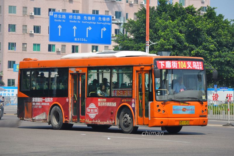 文件:粤R01850 104路.jpg