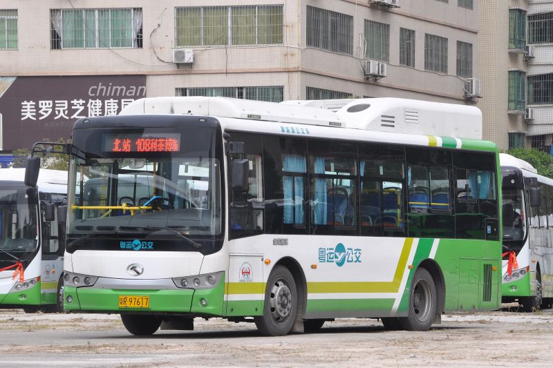 文件:粤R97617 108路.jpg